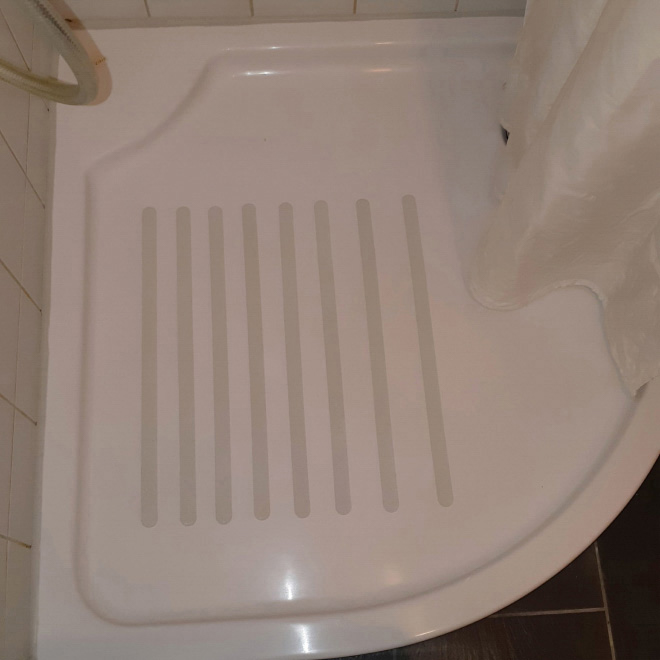 shower tray cleaned by putzen4you