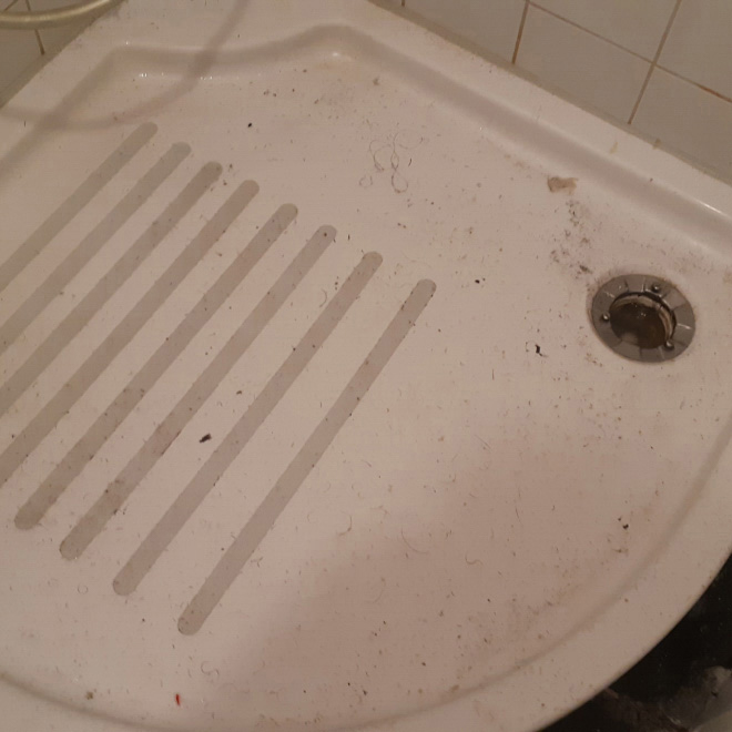 dirty shower tray